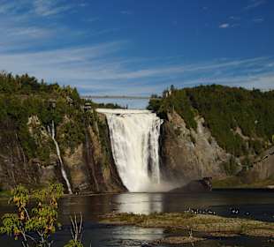 Montmorency Falls v. Boardwalk aus fotografiert