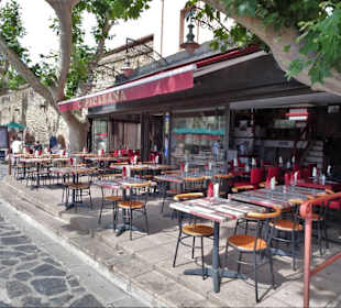 Frühling in der Altstadt von Collioure