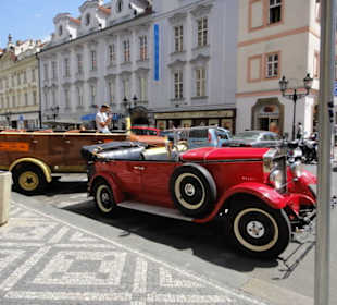 Старинный кабриолет