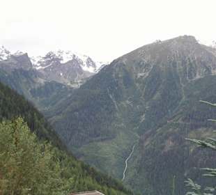 Blick vom Balkon ins Tal, Hotel au1400 Meter