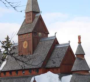 Gesamtansicht der Stabkirche