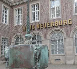 Fastnachtsbrunnen vor dem Haus Neuerburg
