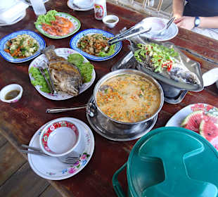 Mittagessen, mitten im Meer