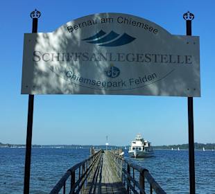 Schiffsanlegestelle zur Frauen- u. Herreninsel.