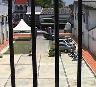 Aussicht zum Haupteingang