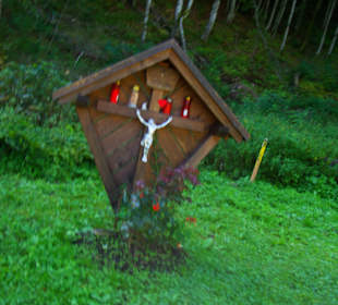 Gedenken am Friedhof