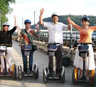 Segways bei Vigadó Platz in Budapest