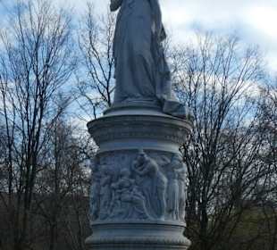 Königin-Luise-Denkmal (auf der Luiseninsel)