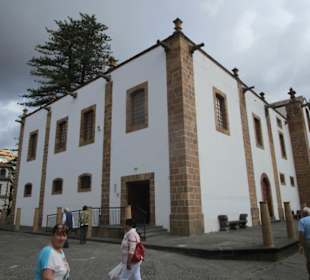  Basílica Nuestra Señora del Pino