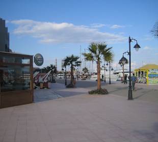 Die Promenade an der neuen Marina