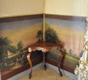 Im roten Schlösschen