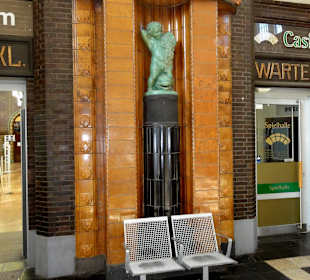 Erinnerung an eine andere Epoche in der Halle