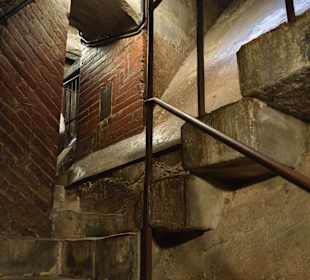 Steile Treppe zur Kuppel