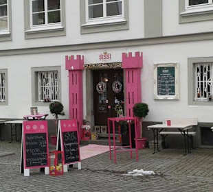 Eingang und Terrasse