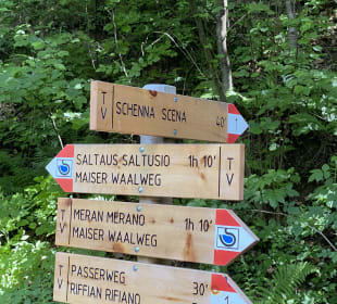 Wandern Dorf Tirol