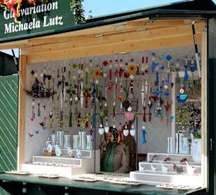 Glas- und Keramikstand