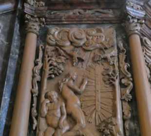 Holzreliefs an der Kanzel, Kirche Oberlauringen