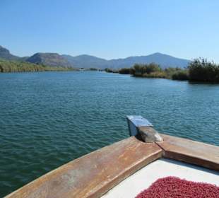45 Rückfahrt durch die Kanäle zum grossem Boot.