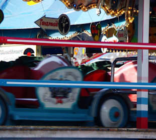 Nostalgie Raupenbahn in Fahrt