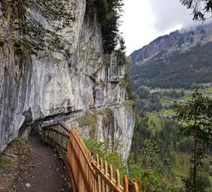 Felsenweg in der Galerie Défago