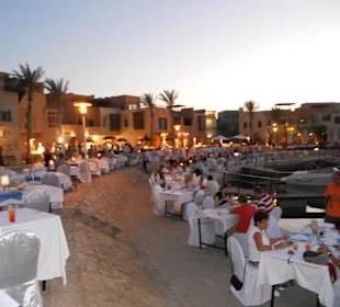 Festival.. mit Musik, Essen etc