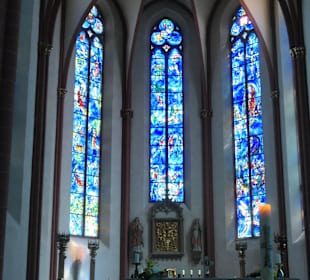 Chagall-Fenster – große Kunst in St. Stephan