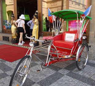 Карета у входа в ресторан