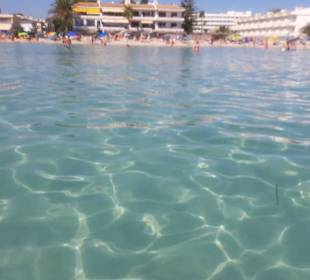 Hier stehe ich erst bis zur Hüfte im Wasser