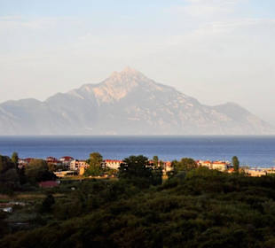 Sarti mit dem Berg Athos