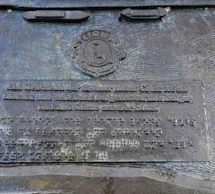 Inschriften am Blinden-Stadtmodell