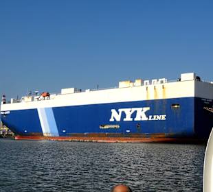 Rundfahrt durch das Autoverladeterminal