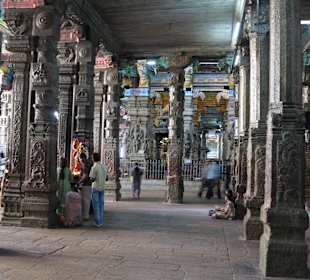 Im Sri - Meenakshi Tempel