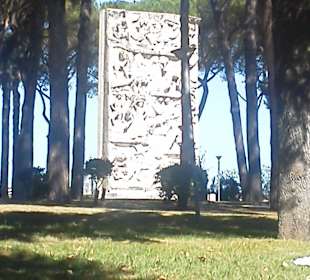 Skulptur im Parco del Ninfeo