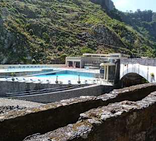 Neues Schwimmbad in Calhau 