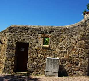 Alte Mauern am Schloss