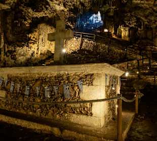 Hinter Altar mit Blick zum Ausgang