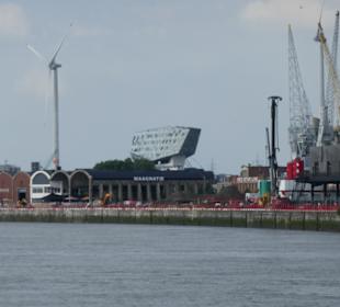 Ausblick auf die Schelde,hinten etwas neues