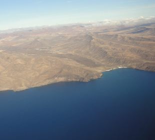 Вид на остров с самолета