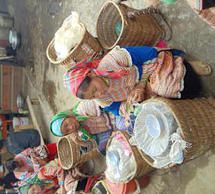 Bac Ha - red Hmong people