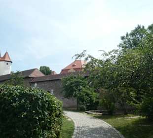 Das Alte Schloss an der Stadtmauer