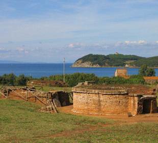 Grabhäuser der Nekropolis, Rundgrab