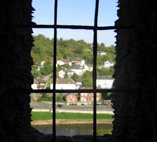 Ein verstohlener Blick auf den Ort Runkel.