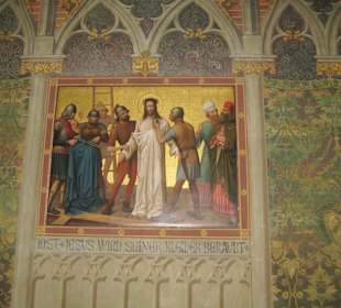 Kreuzweg:  Jesus wird seiner Kleider beraubt