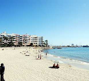 Stadtstrand Santa Eulalia