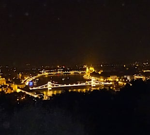 Budapest bei Nacht: Blick vom Burgberg