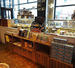 Frische-Theke im Mutterland Stammhaus