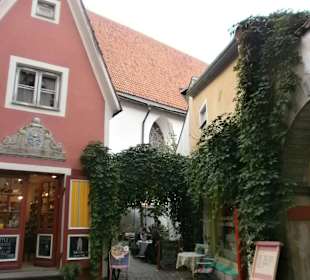 Уютный дворик