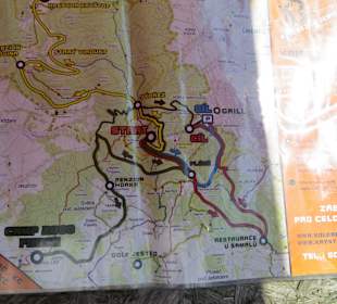 Routen für Fahrer von Mountainbike vom Gipfel 