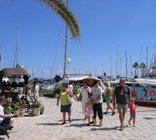 Hafen und Einkaufsstraße