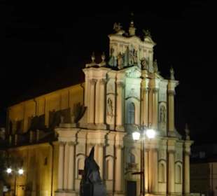Visitantinnen Kirche u Denkmal Kardinal Wyszyński